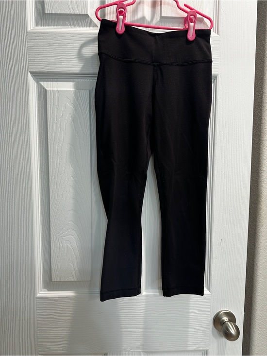 lululemon athletica Pants - lululemon athletica Black Cropped Leggings
